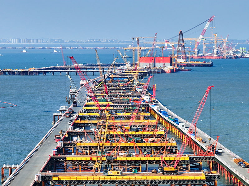 Large Span Construction Platforms for Bridges