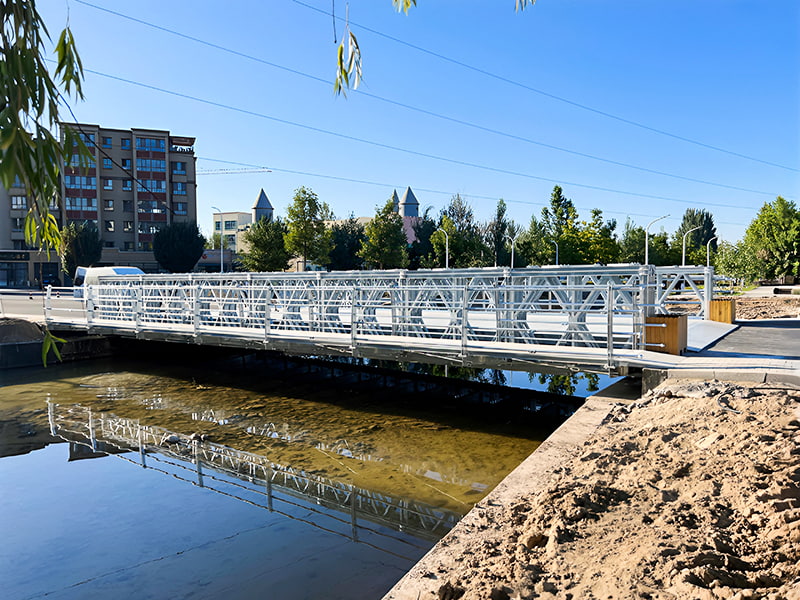 Dual-Lane Three-Row Single-Layer Reinforced Galvanized Pedestrian Bridge Bailey Bridge