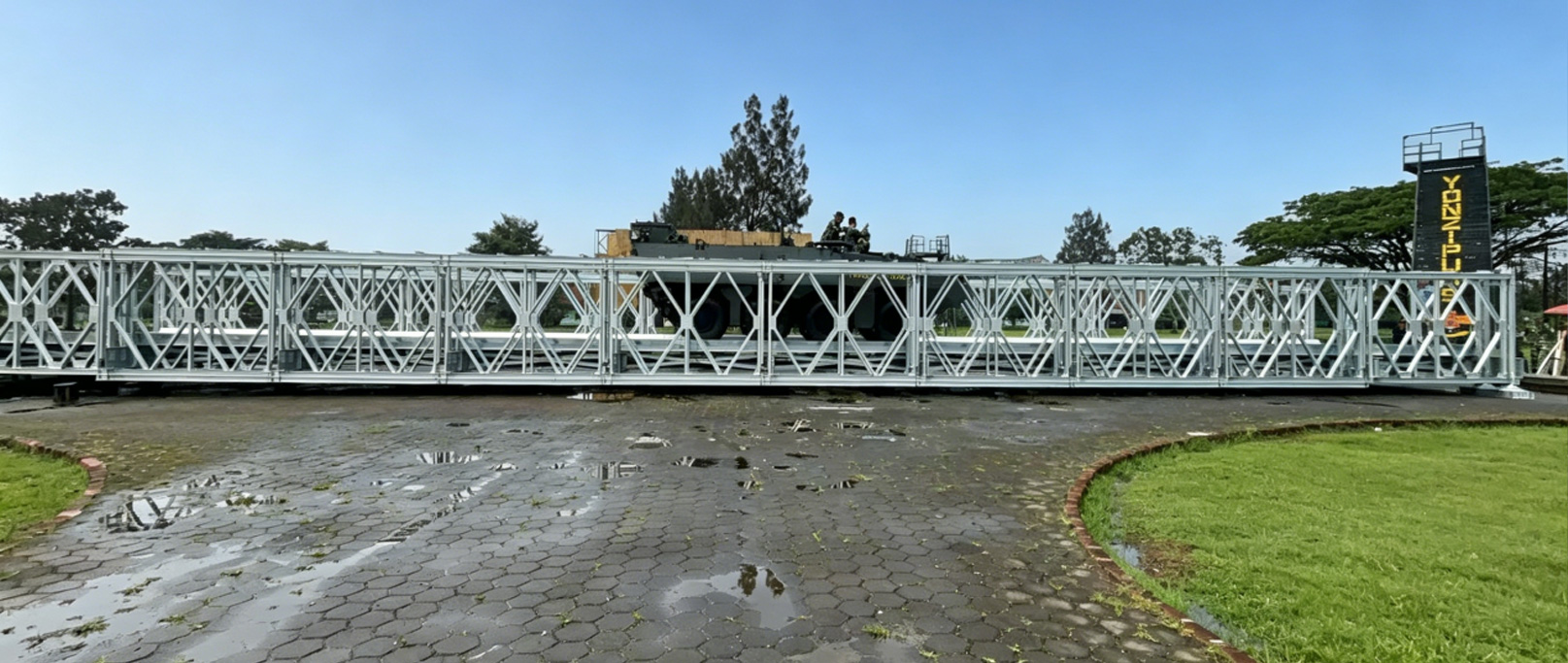 Indonesian double-layer single-row reinforced 200-type galvanized Bailey bridge